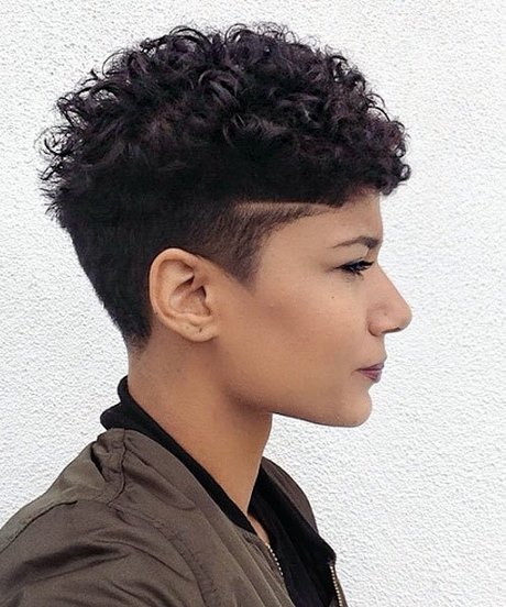 Svarta korta hårklippningar för kvinnor 2021
