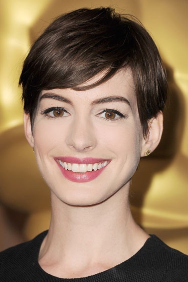 Anne hathaway frisyr