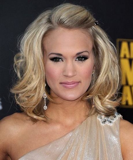 Carrie underwood frisyrer