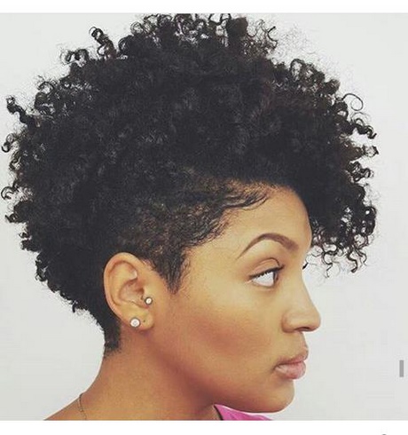Naturliga frisyrer för kvinnor svart