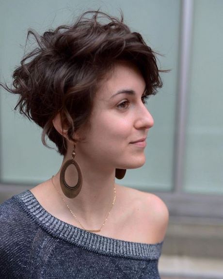 Famous Ideas 29+ Haircut 2021 Female Wavy Hair