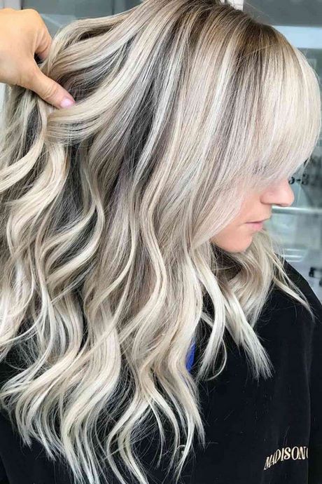 2023 hårfärg blond