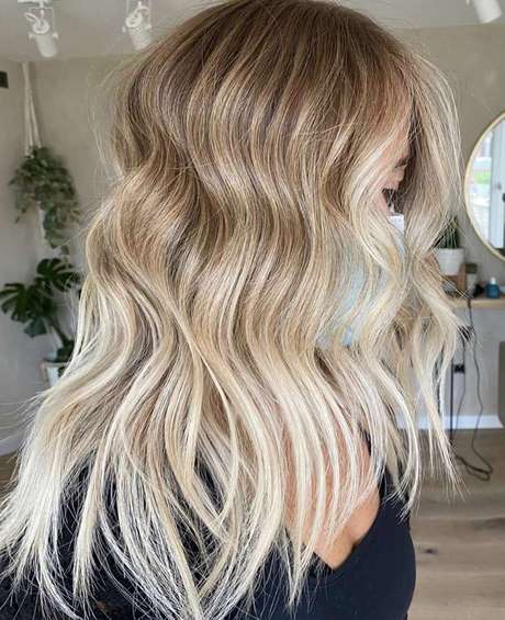 2023 hårfärg blond