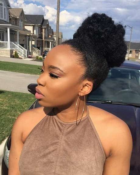 Trendiga frisyrer för svarta damer 2023