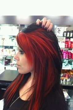Röda och svarta frisyrer