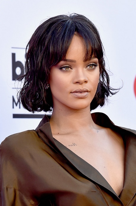 Rihanna korta frisyrer