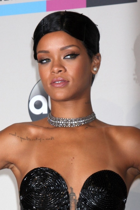 Rihannas nya frisyr