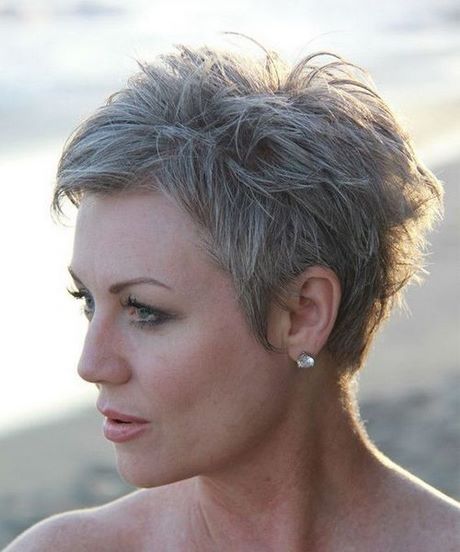 Korta frisyrer för kvinnor över 50 för 2019