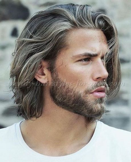 Medellånga hårklippningar för män