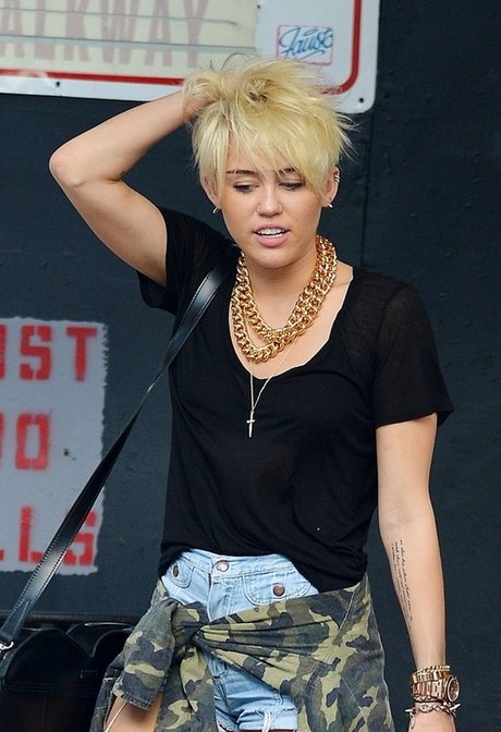 Miley cyrus kort frisyr