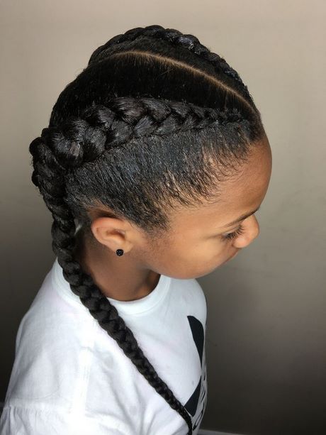 Söta frisyrer för små svarta tjejer