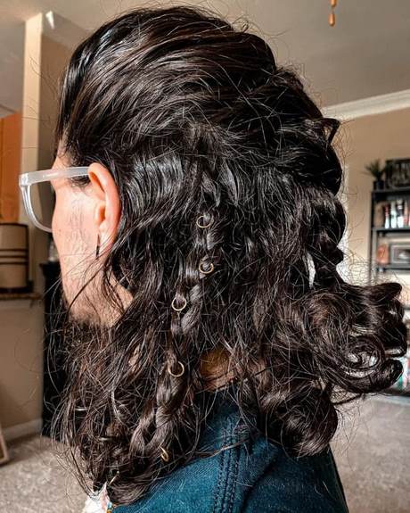 Curly frisyrer för långt hår 2021