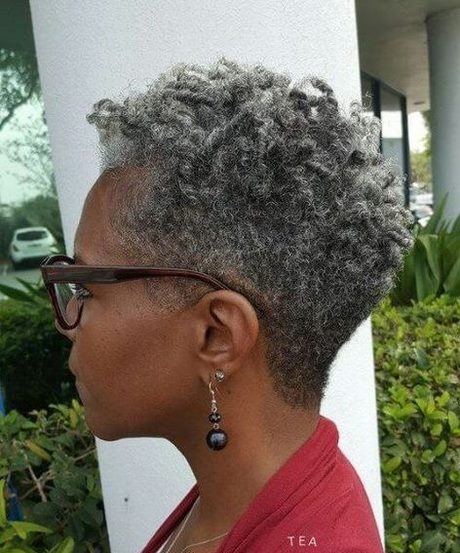 Kort frisyr för svarta damer 2021