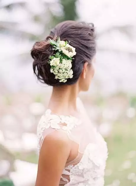 Blommor för hår bröllop
