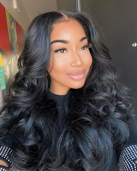 Curly väva frisyrer för svarta kvinnor