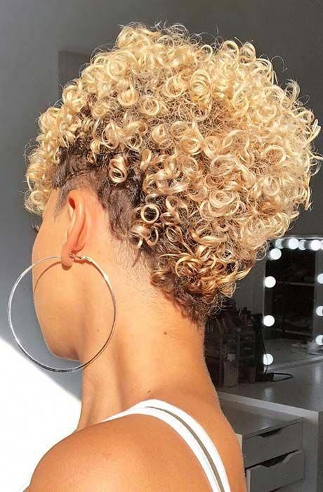 Korta hårklipp för naturlig lockigt hår 2020