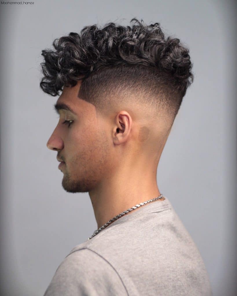 Trendig frisör för lockigt hår 2020
