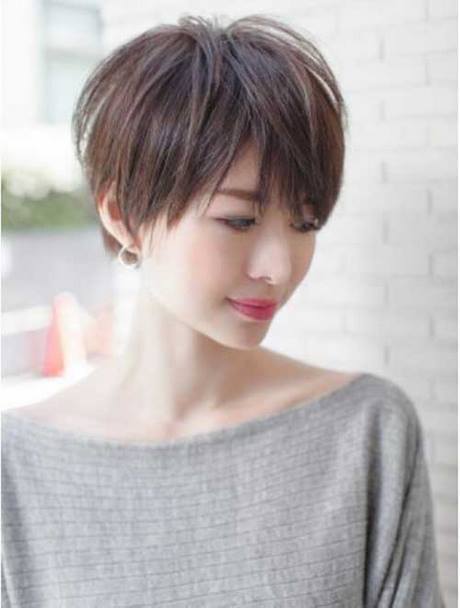 Asiatiska kort frisyr