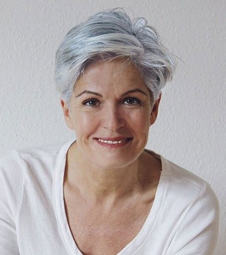 Kort frisyr för kvinnor över 50 år