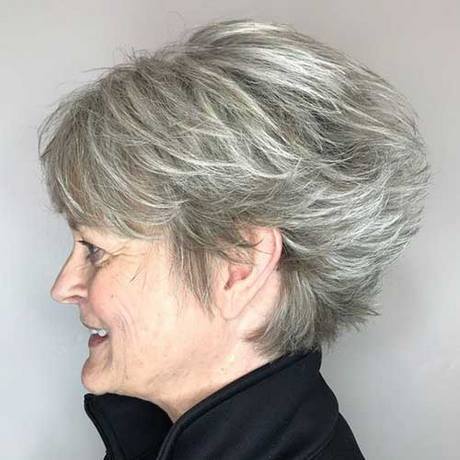 Korta frisyrer för äldre kvinnor
