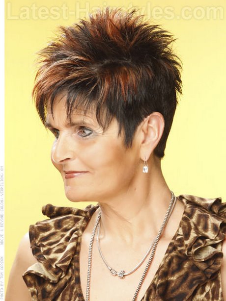 Bilder av korta hårklippningar för kvinnor över 50 år