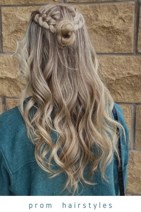 Curled Prom frisyrer