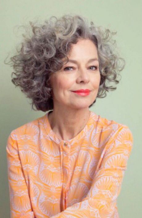 Curly frisyrer för äldre kvinnor