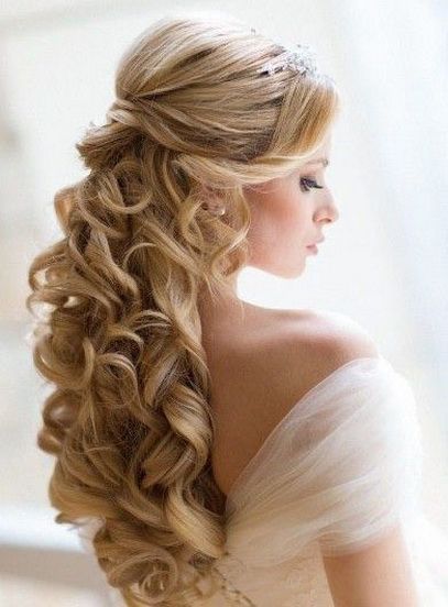 Curly frisyrer för bröllop