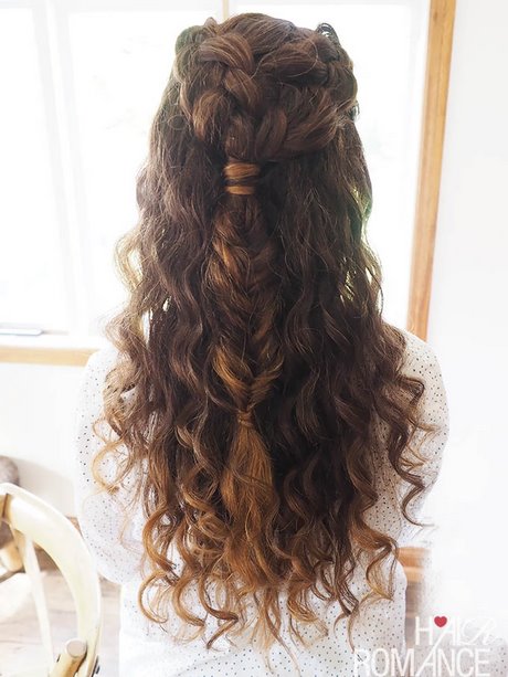 Curly frisyrer för bröllop