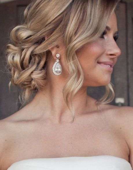 Curly updo frisyrer för prom