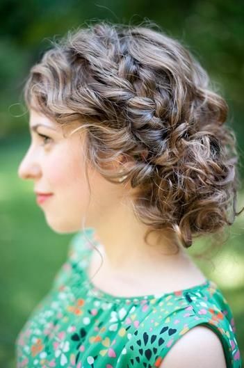 Curly updo frisyrer för prom