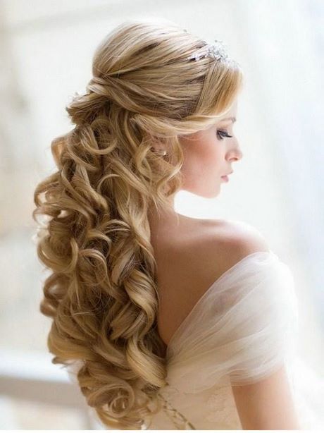 Eleganta bröllop frisyrer för långt hår