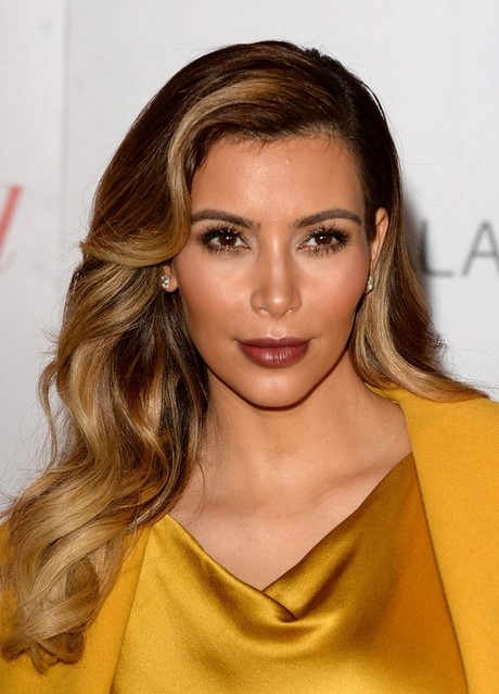 Kim kardashian lockiga frisyrer