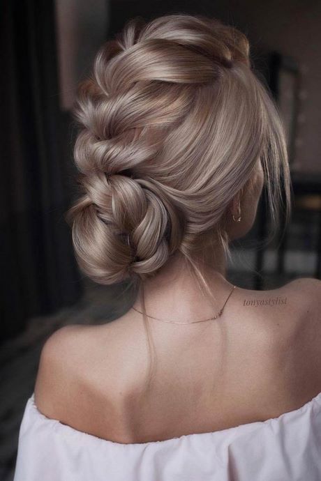 Medium frisyrer updos