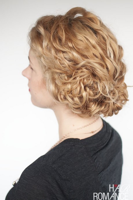 Curly formella frisyrer