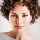 Frisyr för kort hår kvinnor