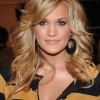 Carrie Underwood lockiga frisyrer